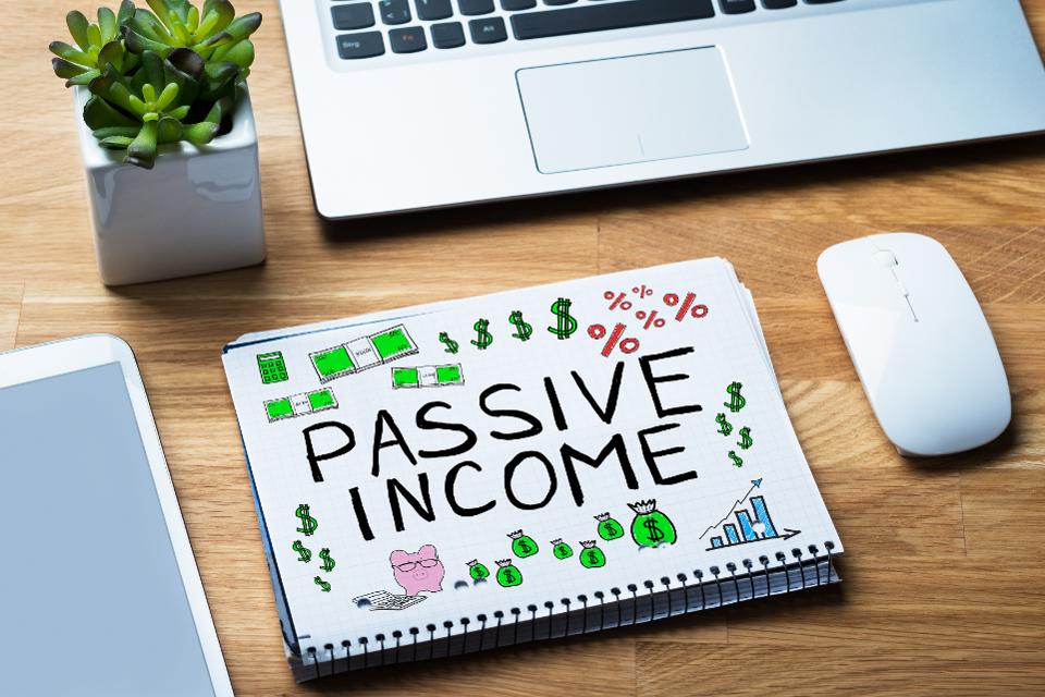 Passive income is something you’ve probably heard about but aren’t quite sure what it is or how to become successful with it. That’s why this guide is here to walk you through it, from explaining what it means to offering legitimate passive income ideas for you to try in 2020.